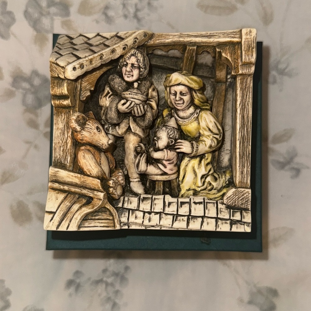 Harmony Kingdom Picturesque Wimberley Tales THE BIRTHDAY Marble Resin Tile
